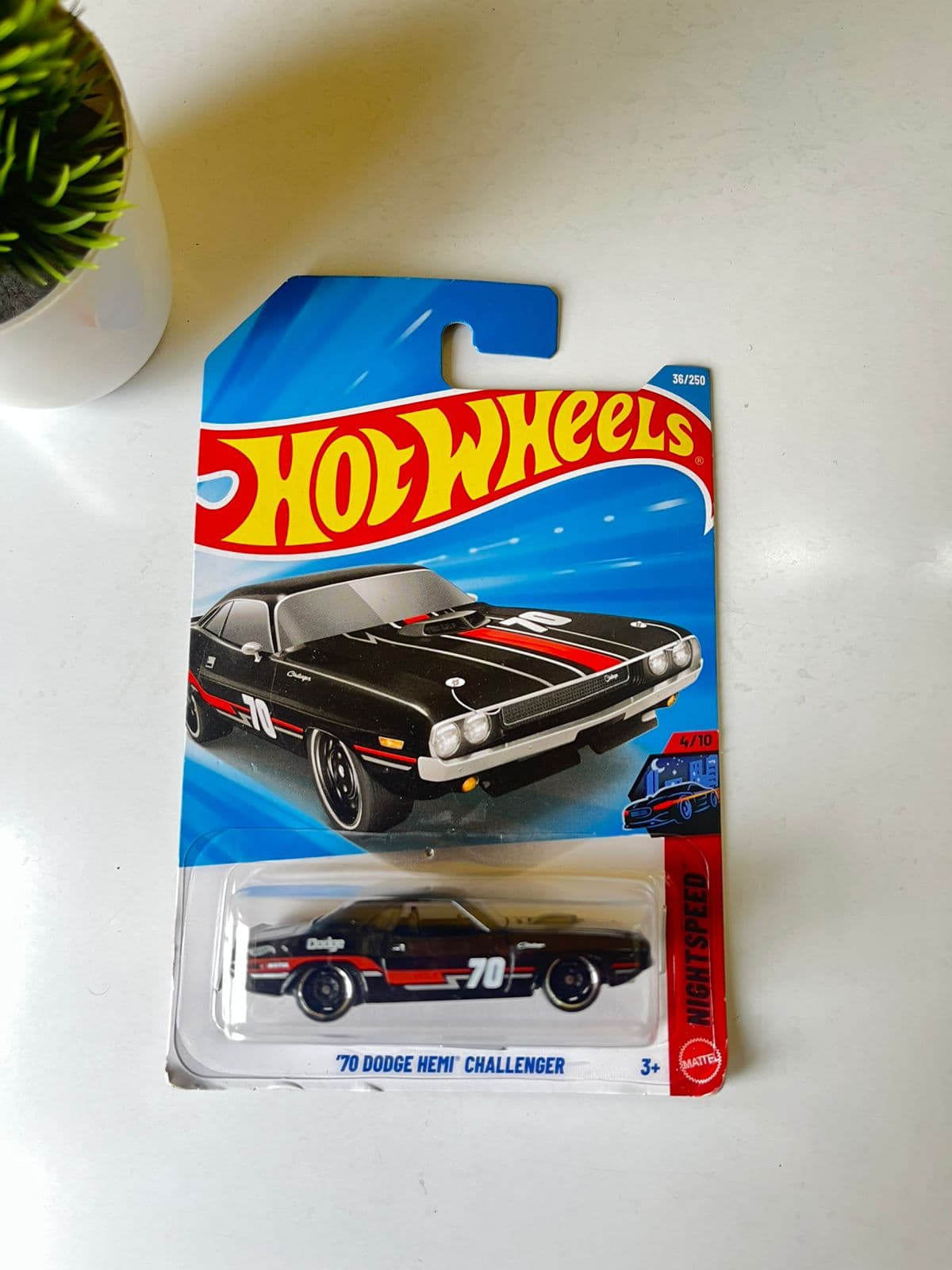Hot wheels 70 Dodge Hemi Challenger
