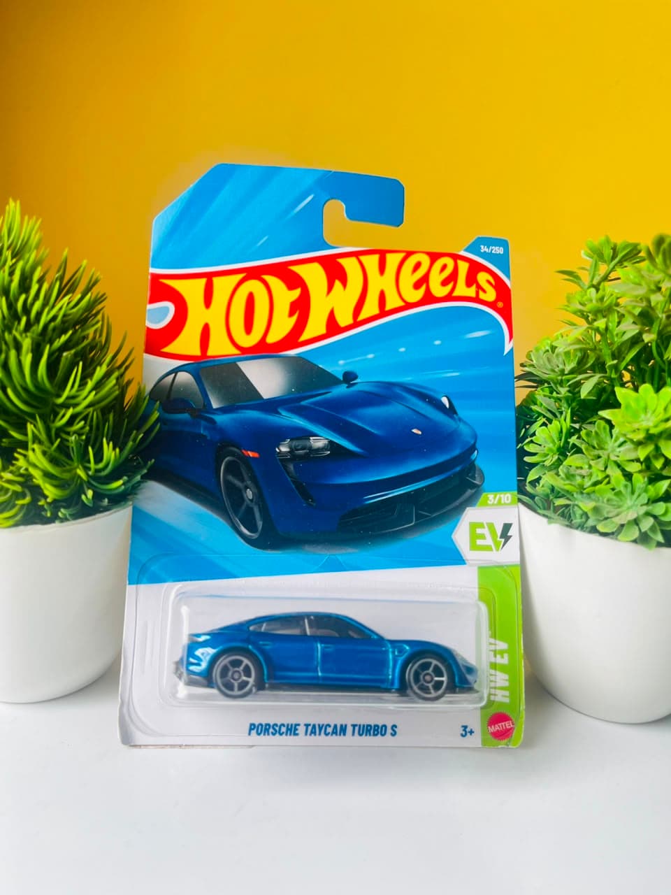 HotWheels Porsche Taycan Turbo S