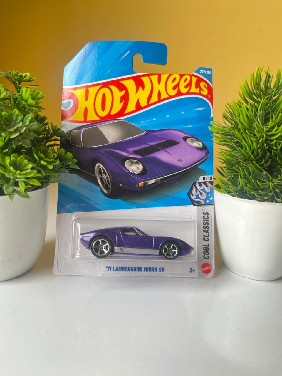 HotWheels '71 Lamborghini Miura SV
